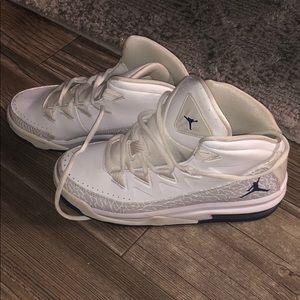 Boys Jordan’s sz 4.5